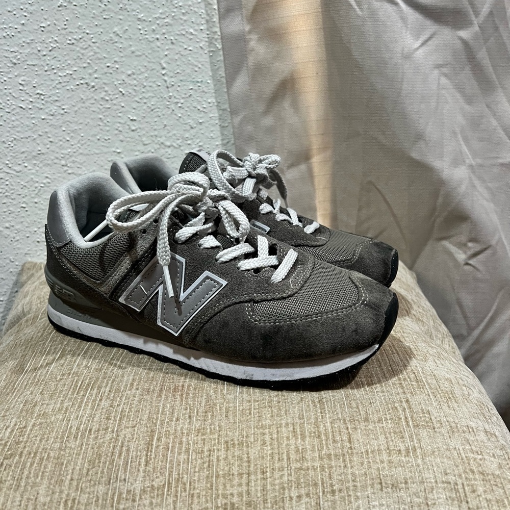 New Balance 574  Classic Gray women’s size 8 men size 8:5